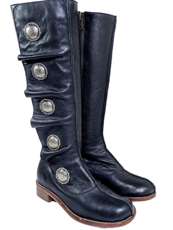 Gee WaWa Shoes - Gee WaWa Over the Calf Zip up Leather Medallion Boots Women's Sz 6M